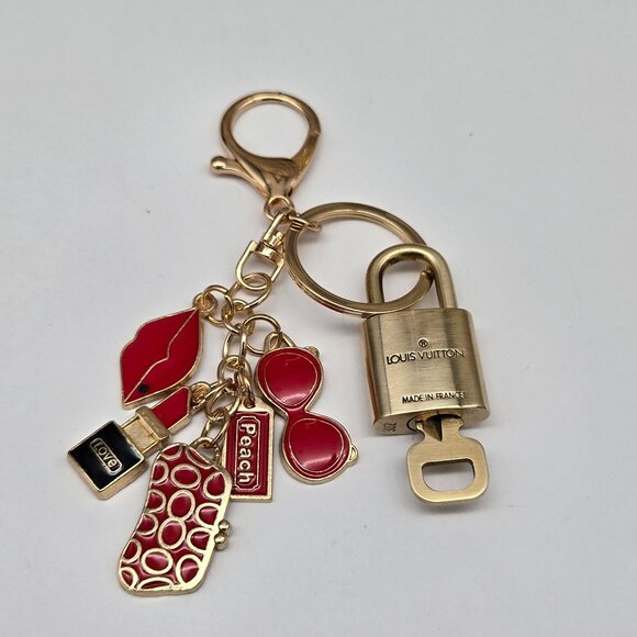 Authentic Louis Vuitton Lock & Key with Unbranded Bagcharm, Keychain 121525 - Picture 2 of 8